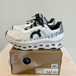 On Cloudmonster Running sneakers